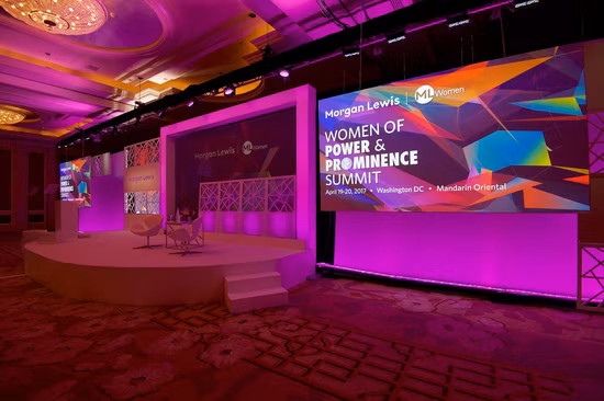 고정형 LED 스크린과 전면 접근이 가능한 초슬림, 고화질 Fine Pitch P1.25 실내 비디오 월 스크린